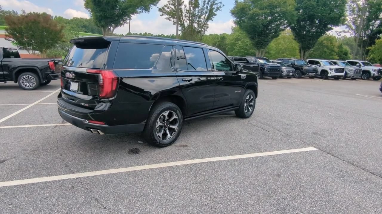 Used 2025 GMC Yukon AT4 w/ AT4 Premium Package AWD/4WD image 8