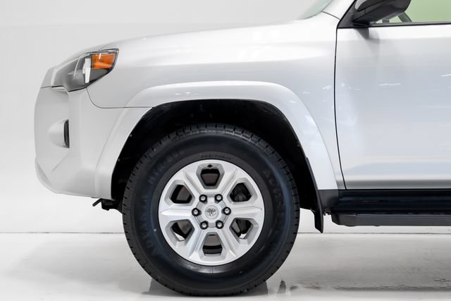 Used 2024 Toyota 4Runner SR5 AWD/4WD image 28