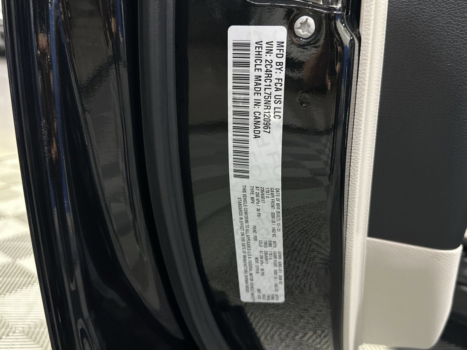 Used 2022 Chrysler Pacifica Touring-L w/ Uconnect Theater Family Group image 42