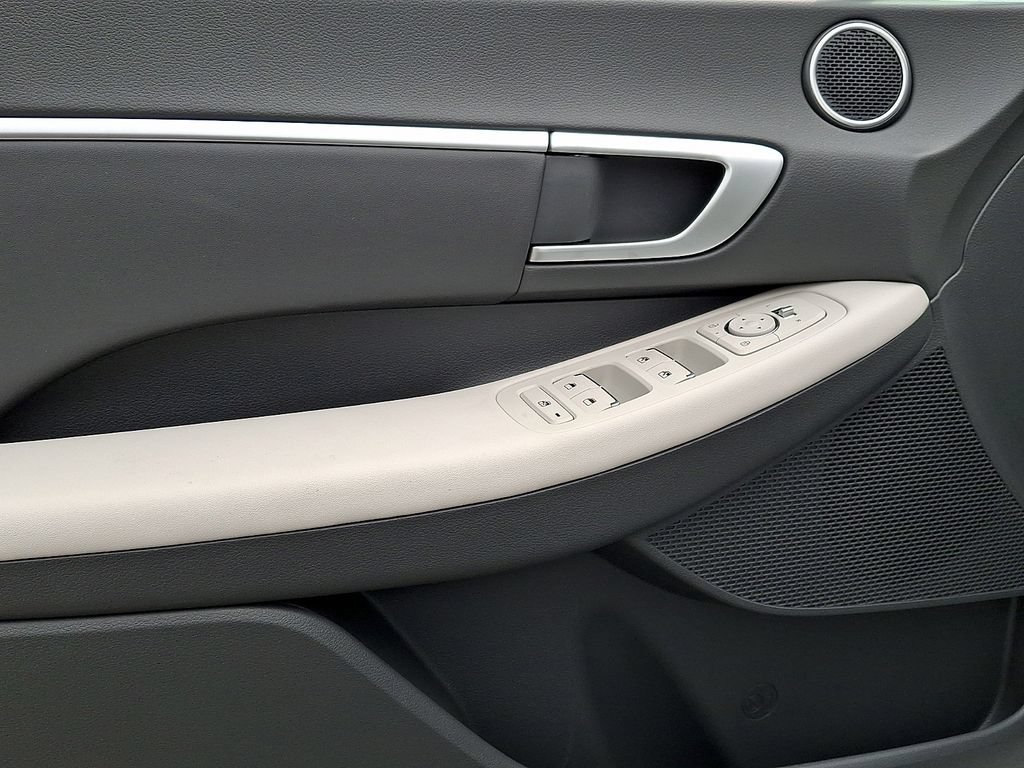 New 2025 Hyundai Sonata SEL FWD image 8