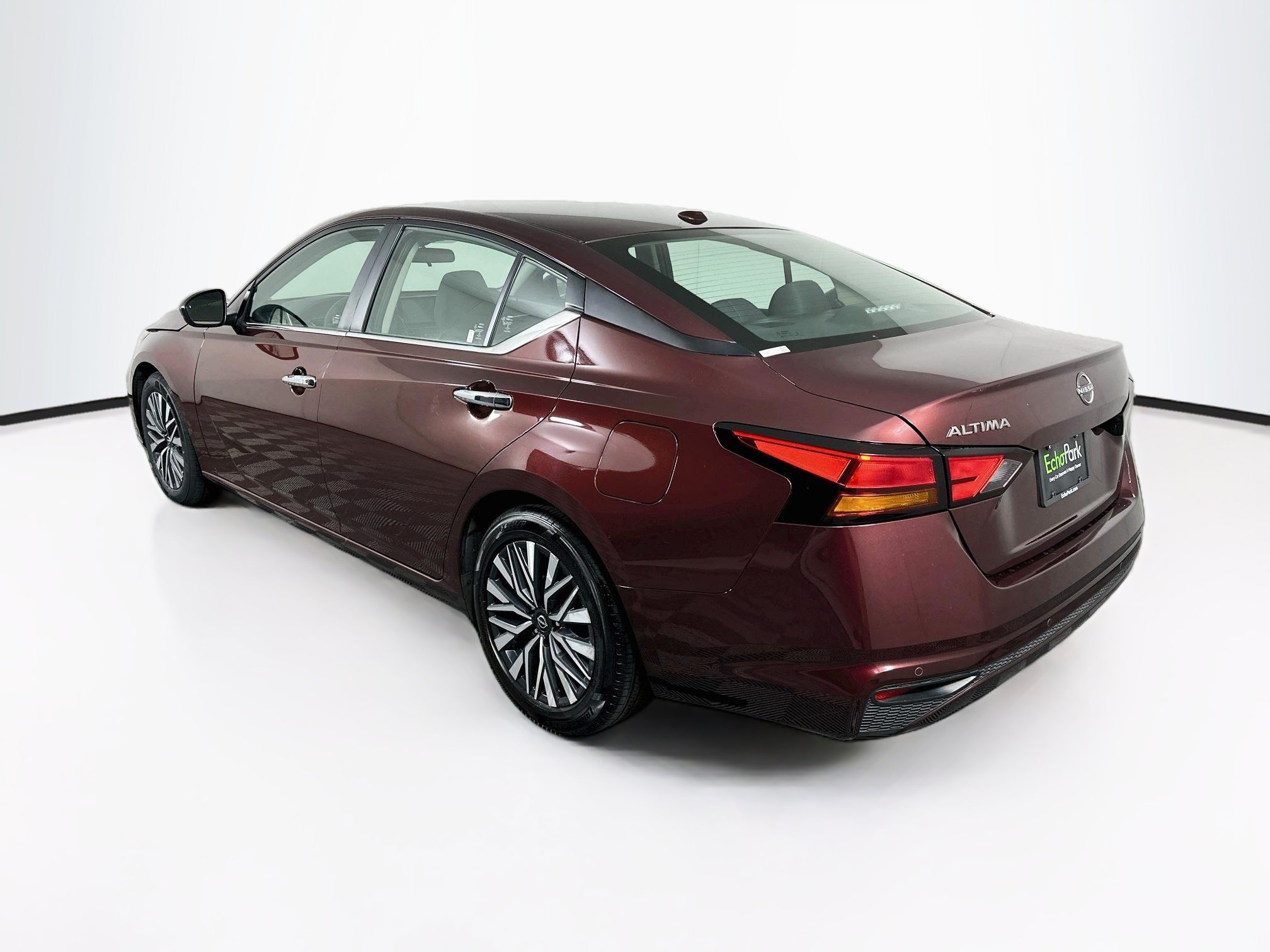 Used 2025 Nissan Altima 2.5 SV FWD image 5