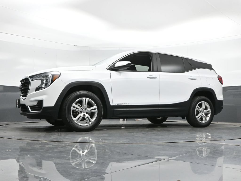 Used 2024 GMC Terrain SLE AWD/4WD image 43