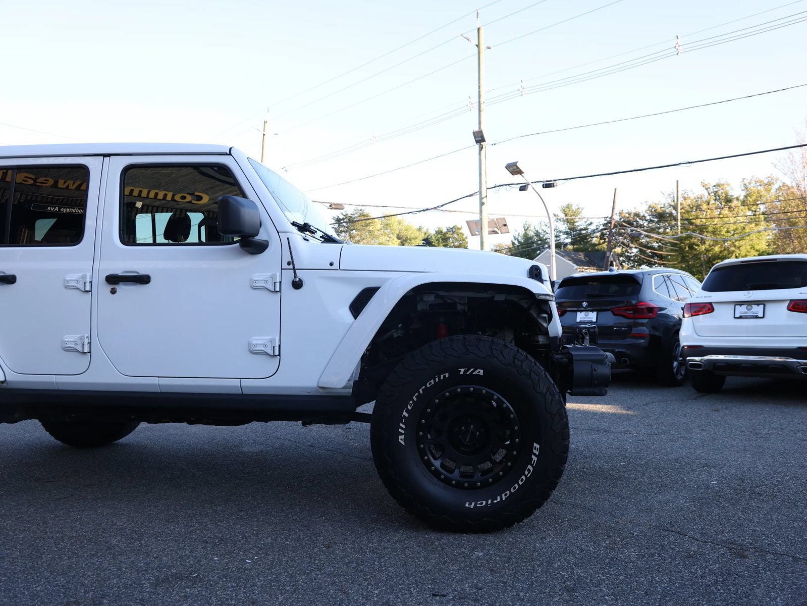 Used 2019 Jeep Wrangler Unlimited Sahara w/ Safety Group AWD/4WD image 9