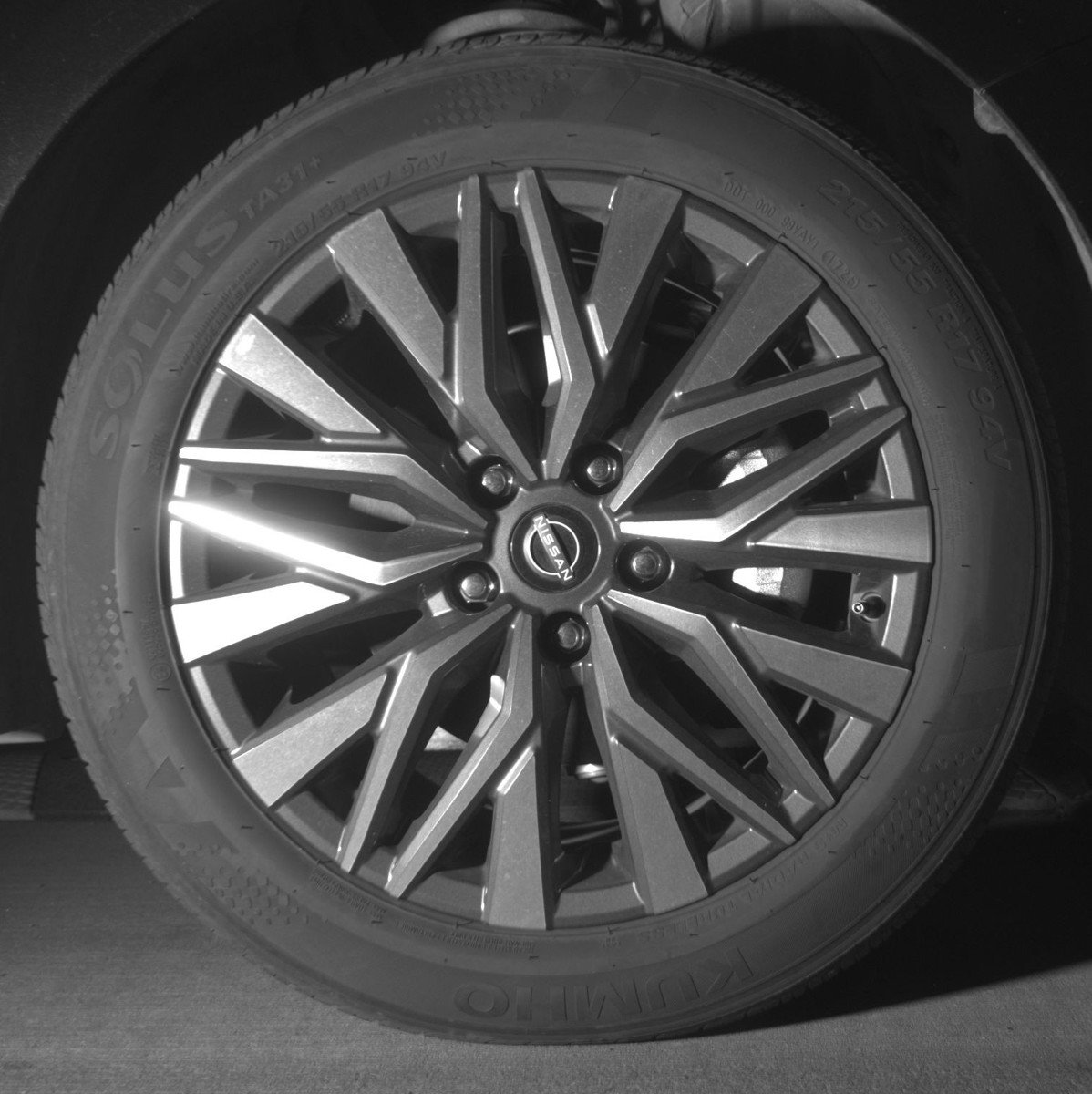 Used 2025 Nissan Altima 2.5 SV FWD image 13
