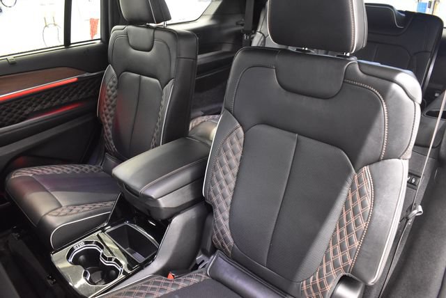 Used 2023 Jeep Grand Cherokee L Summit w/ High Altitude Package AWD/4WD image 7