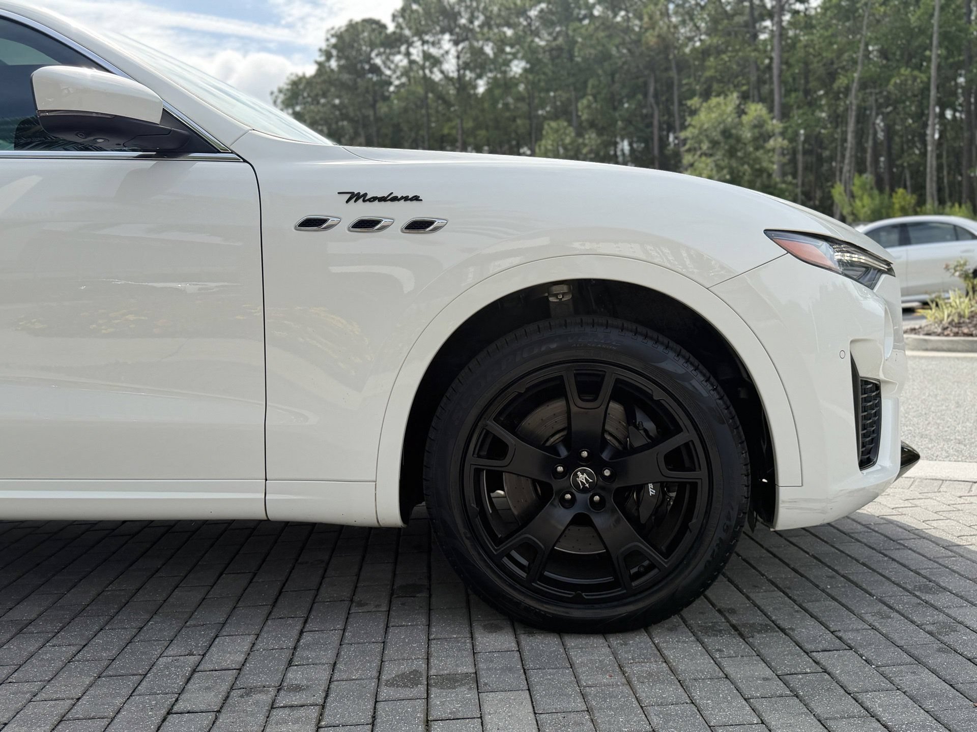 Used 2023 Maserati Levante Modena AWD/4WD image 7
