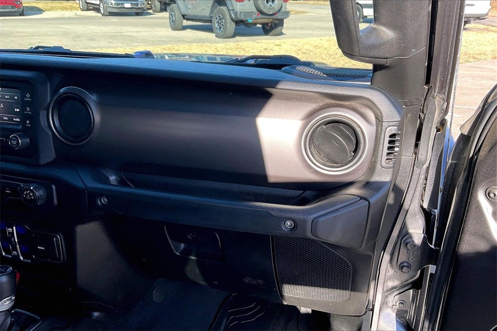 Used 2020 Jeep Gladiator Sport w/ Quick Order Package 24S image 16