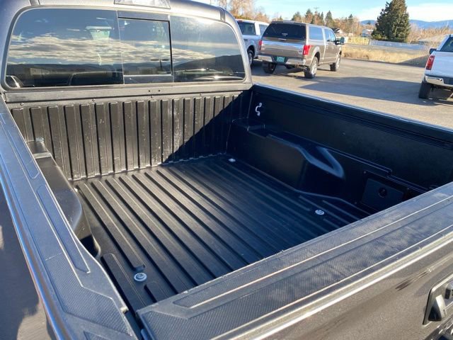 Used 2018 Toyota Tacoma Limited image 4