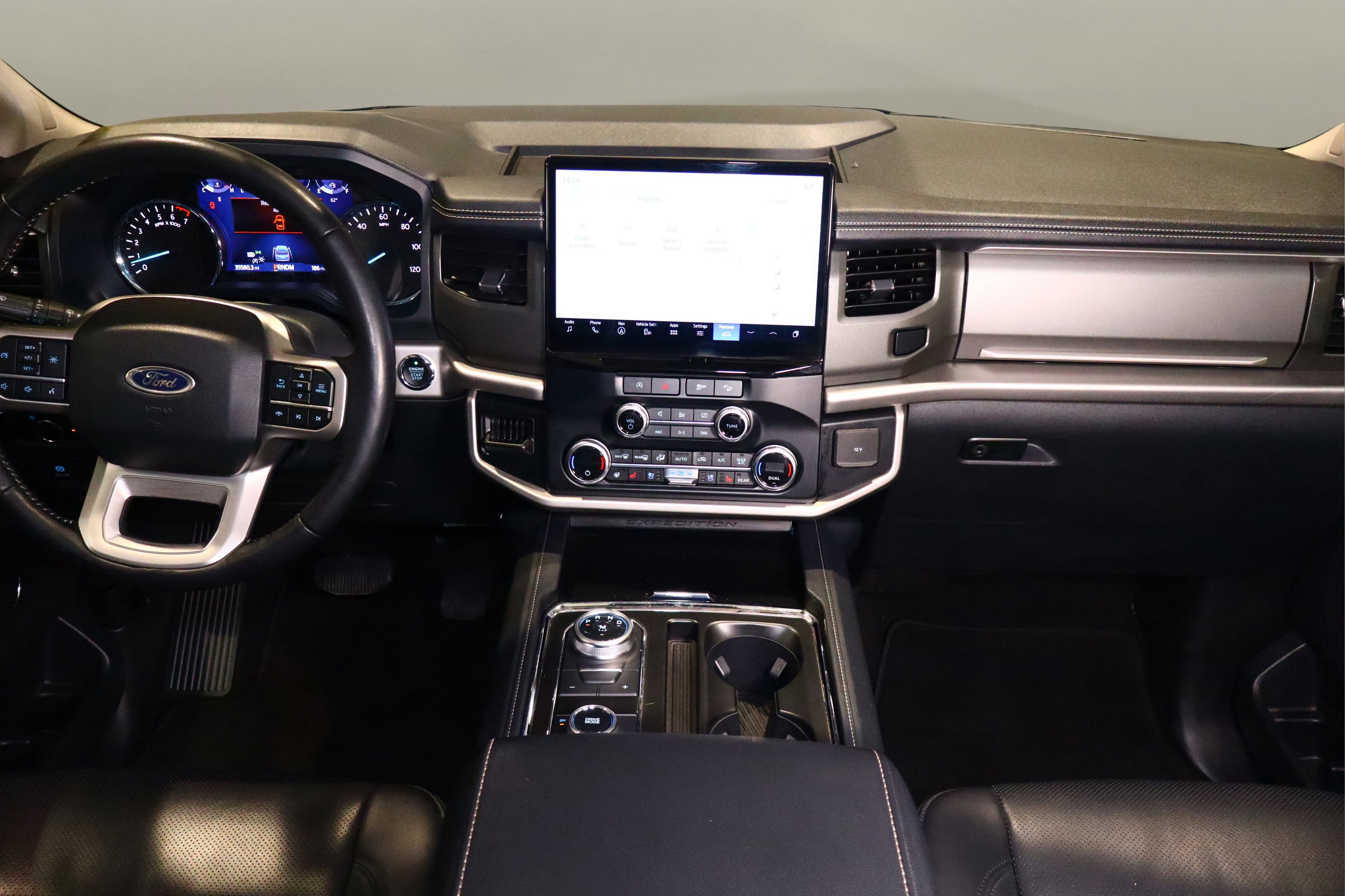 Used 2024 Ford Expedition XLT image 24