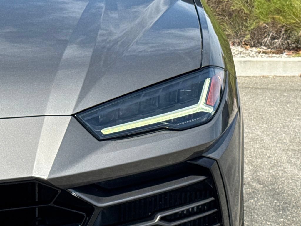 Used 2021 Lamborghini Urus AWD/4WD image 7