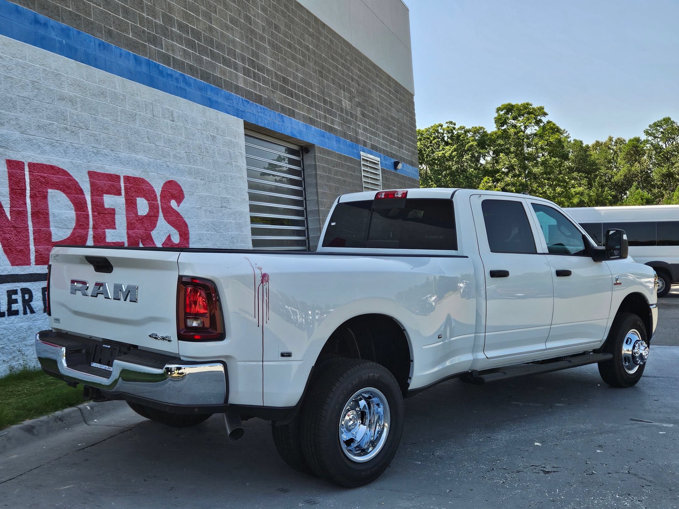 New 2026 RAM 3500 Tradesman AWD/4WD image 7