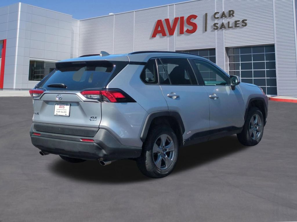 Used 2025 Toyota RAV4 XLE AWD/4WD image 6