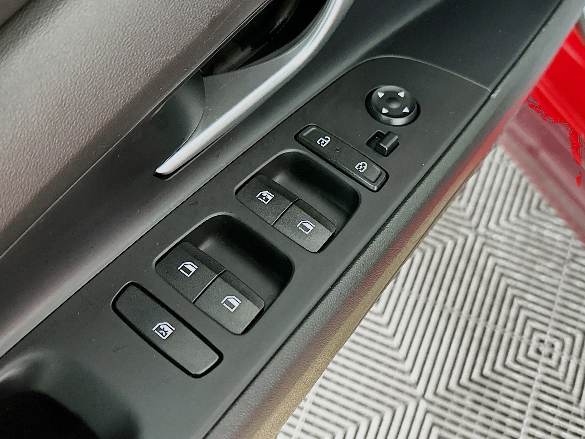 Certified 2024 Hyundai Elantra Limited image 30