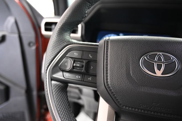 Used 2025 Toyota Tacoma TRD Sport AWD/4WD image 24