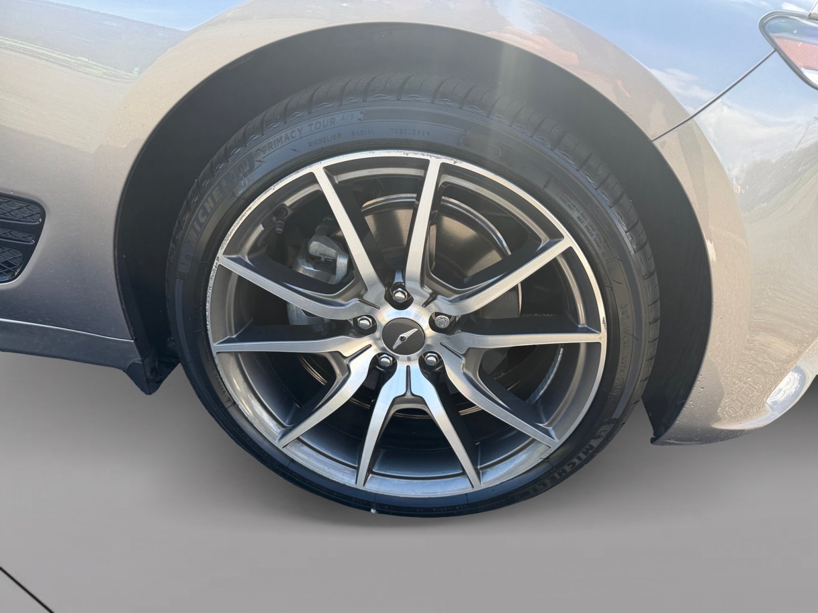Used 2023 Genesis G70 2.0T AWD/4WD image 3