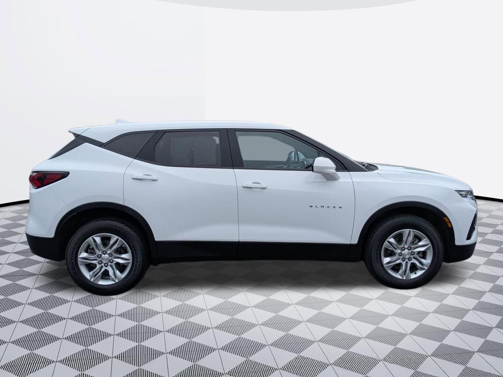Used 2022 Chevrolet Blazer LT FWD image 4