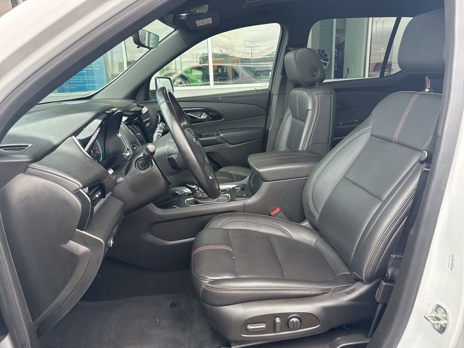 Used 2023 Chevrolet Traverse RS image 21