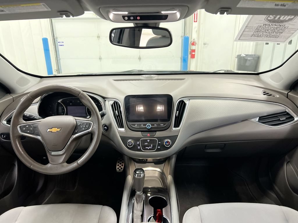 Used 2016 Chevrolet Malibu LT FWD image 10