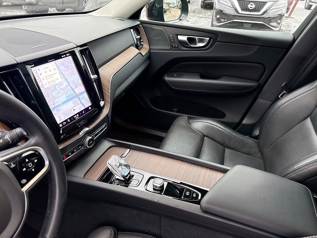 Used 2023 Volvo XC60 B5 Ultimate w/ Protection Package Premier image 26