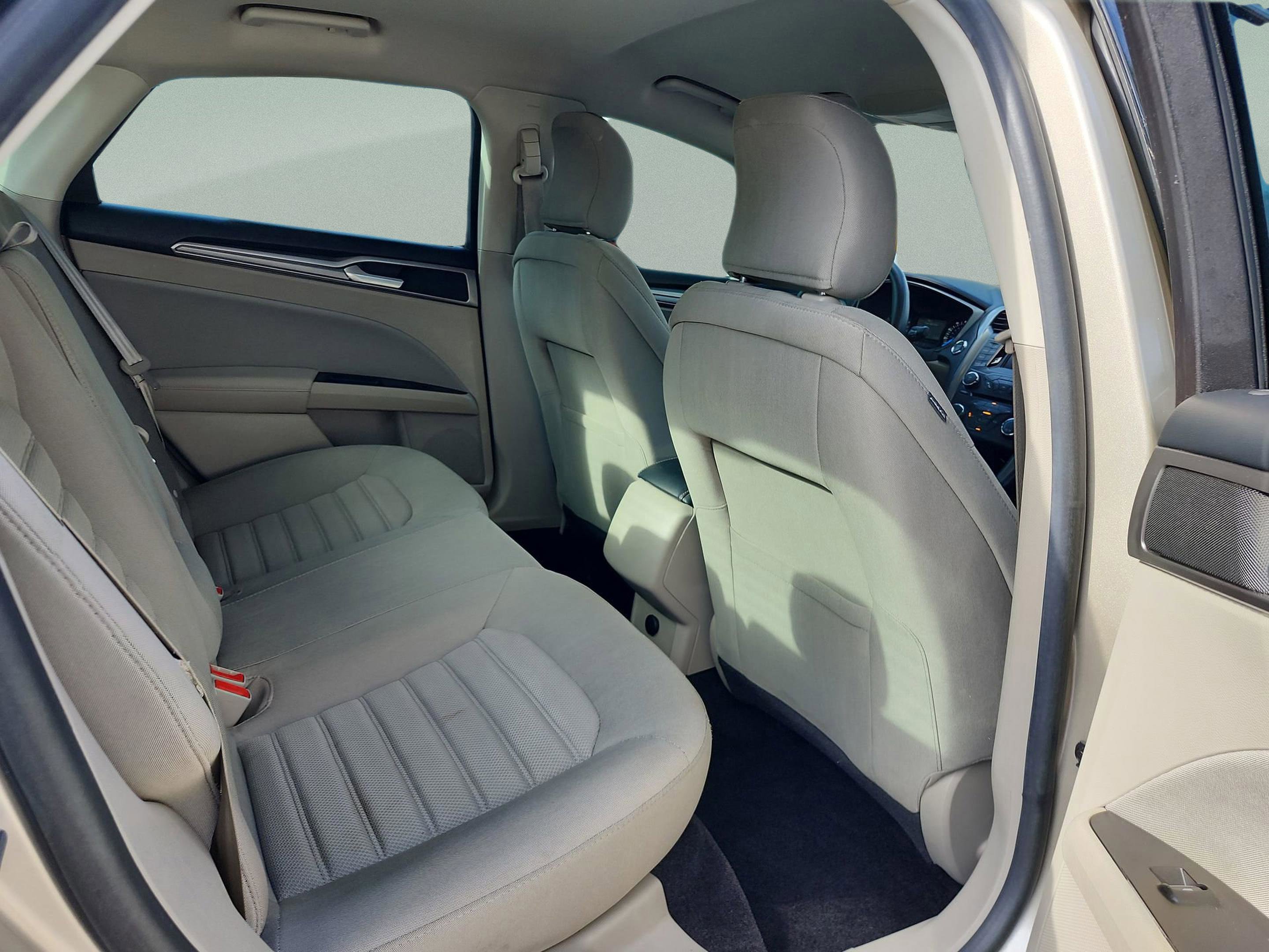 Used 2017 Ford Fusion SE image 17