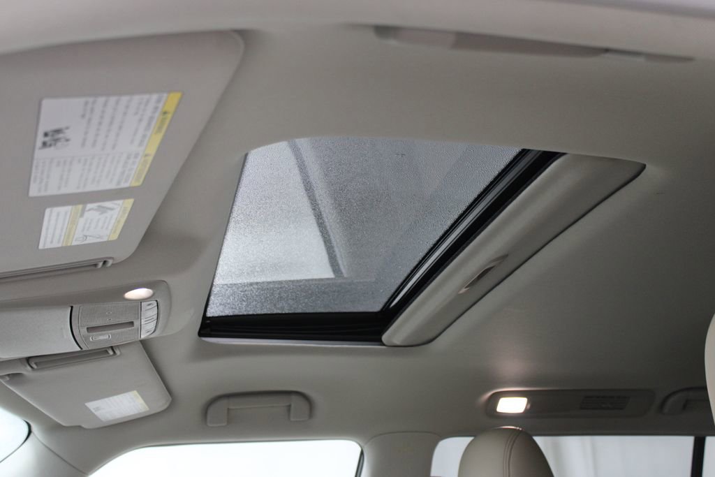 Used 2024 Nissan Armada SL w/ Captain's Chairs Package image 66