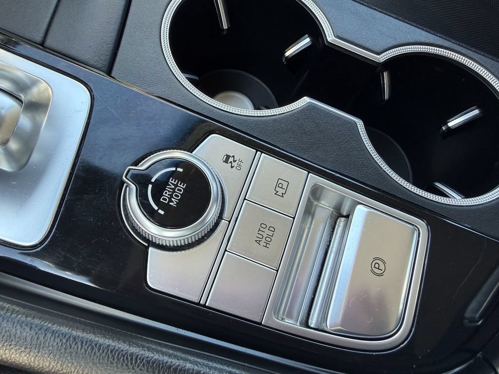 Used 2023 Genesis G70 2.0T RWD image 19