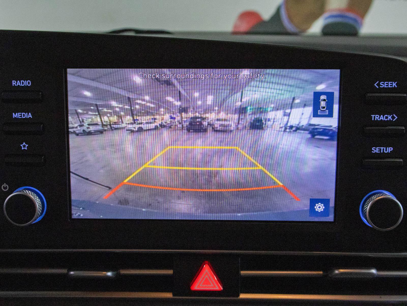 Used 2022 Hyundai Elantra SE w/ Preferred Accessory Package image 6