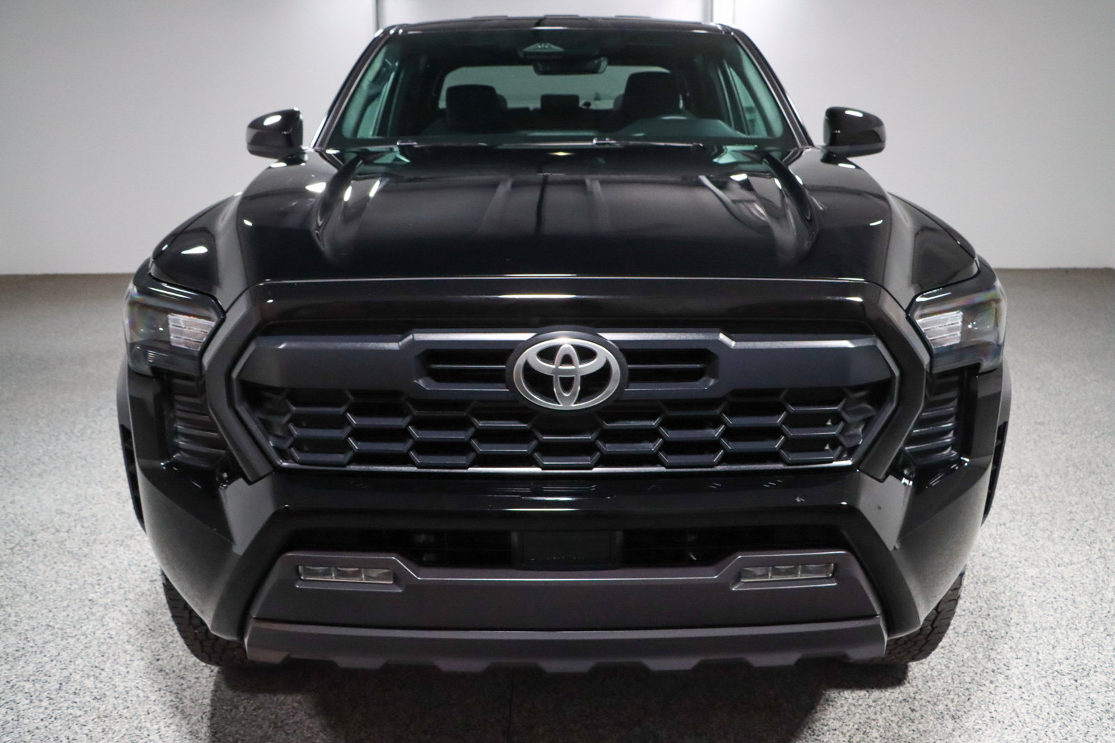 Used 2024 Toyota Tacoma TRD Off-Road AWD/4WD image 4