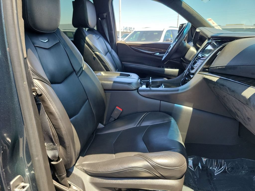 Used 2019 Cadillac Escalade ESV Platinum AWD/4WD image 29
