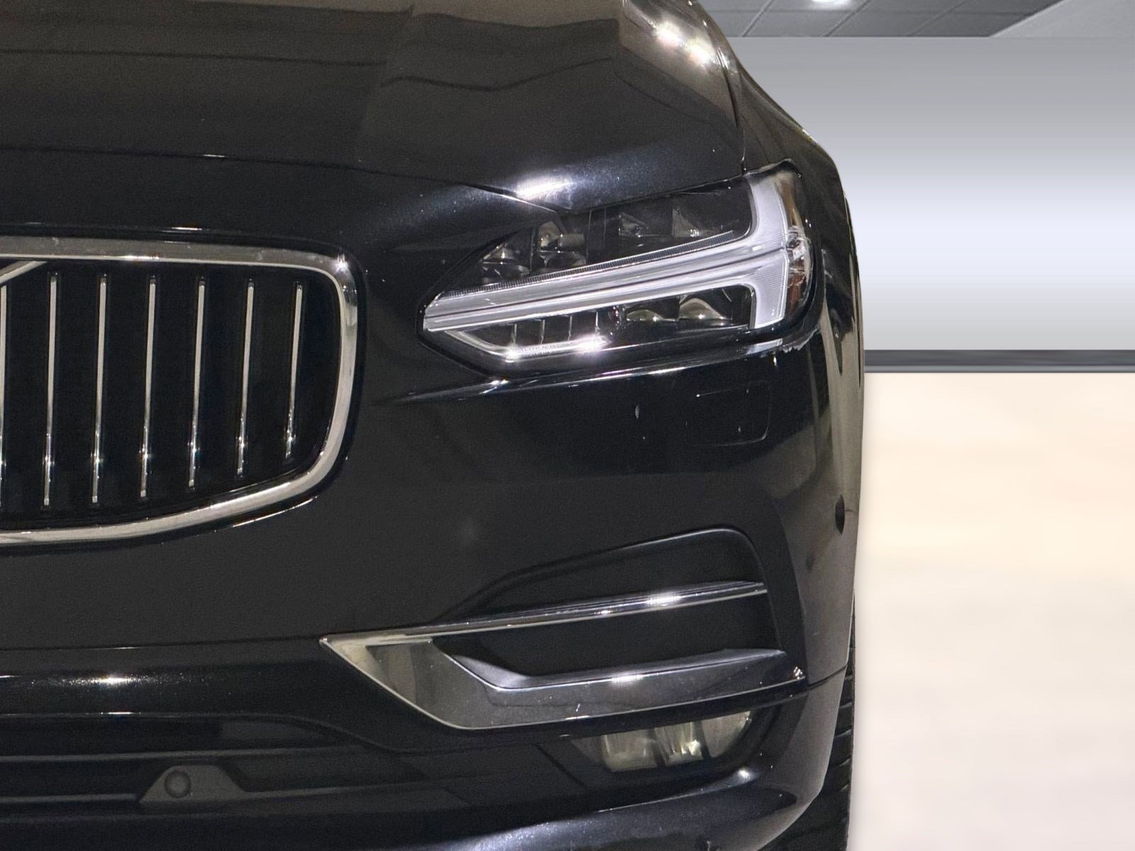 Used 2017 Volvo S90 T6 Inscription w/ Vision Package image 11