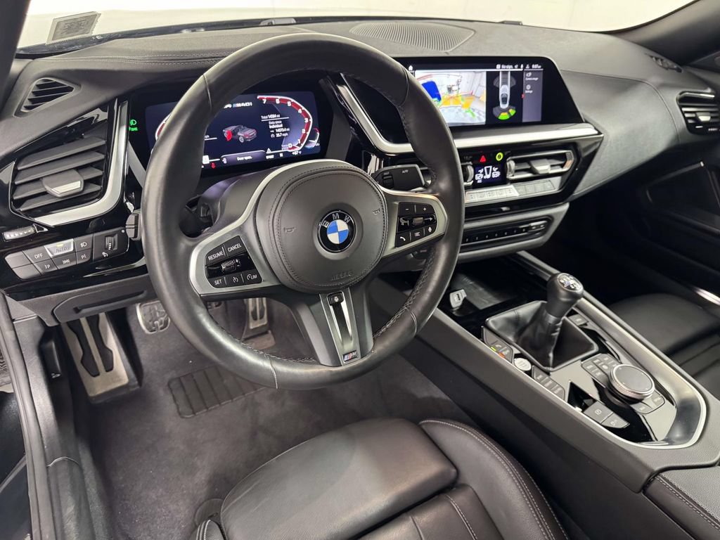 Used 2025 BMW Z4 M40i w/ Edition RWD image 5