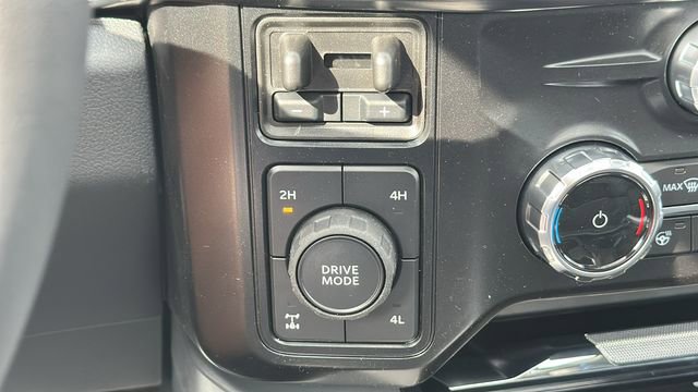New 2025 Ford F250 Lariat w/ Chrome Package image 24