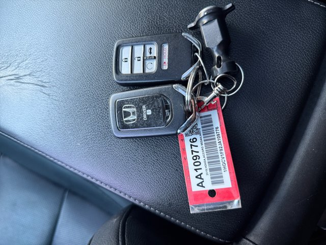 Used 2018 Honda Accord Touring image 16