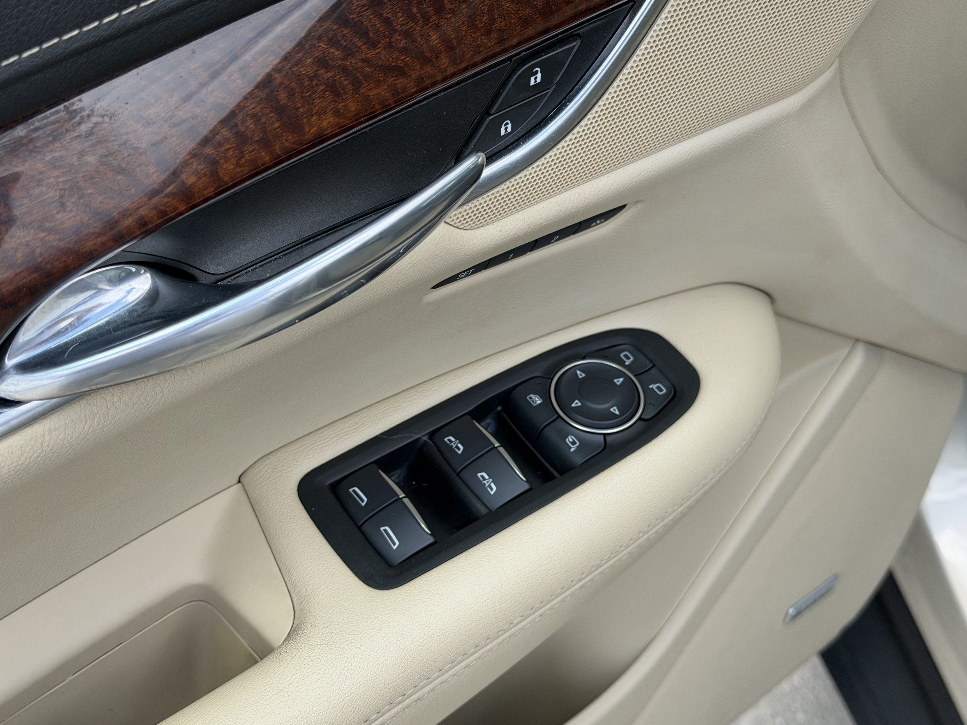 Used 2017 Cadillac XT5 Premium Luxury FWD image 21