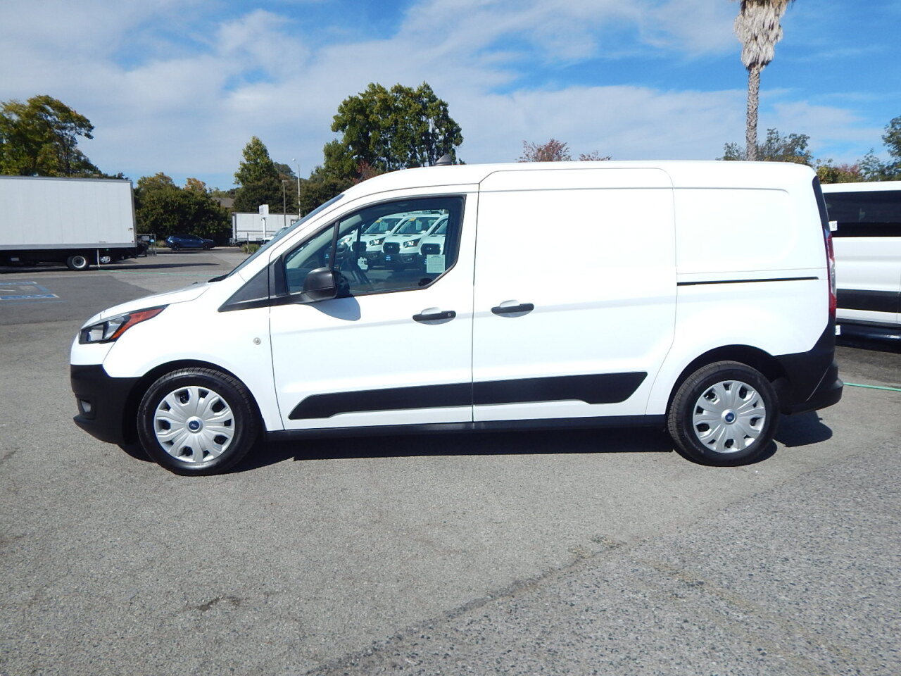 Used 2023 Ford Transit Connect XL FWD image 5