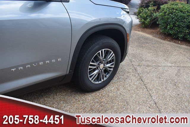 Used 2025 Chevrolet Traverse LT w/ LPO, Floor Liner Package FWD image 14