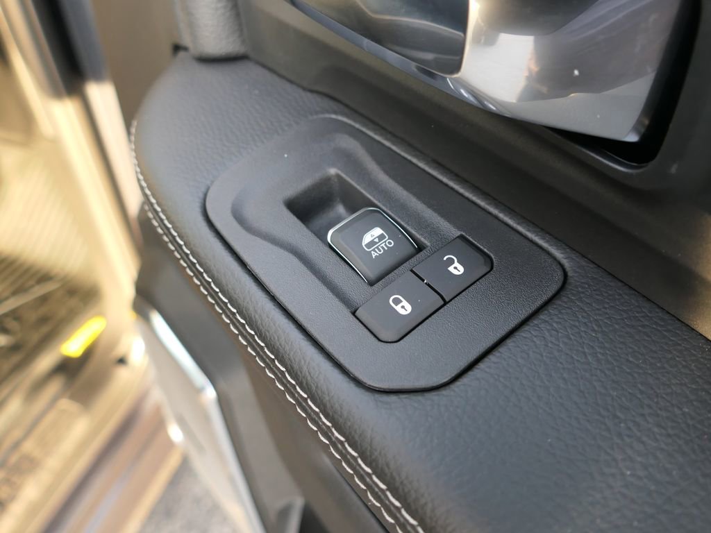 New 2026 RAM 5500 Tradesman w/ Laramie Trim Package image 20