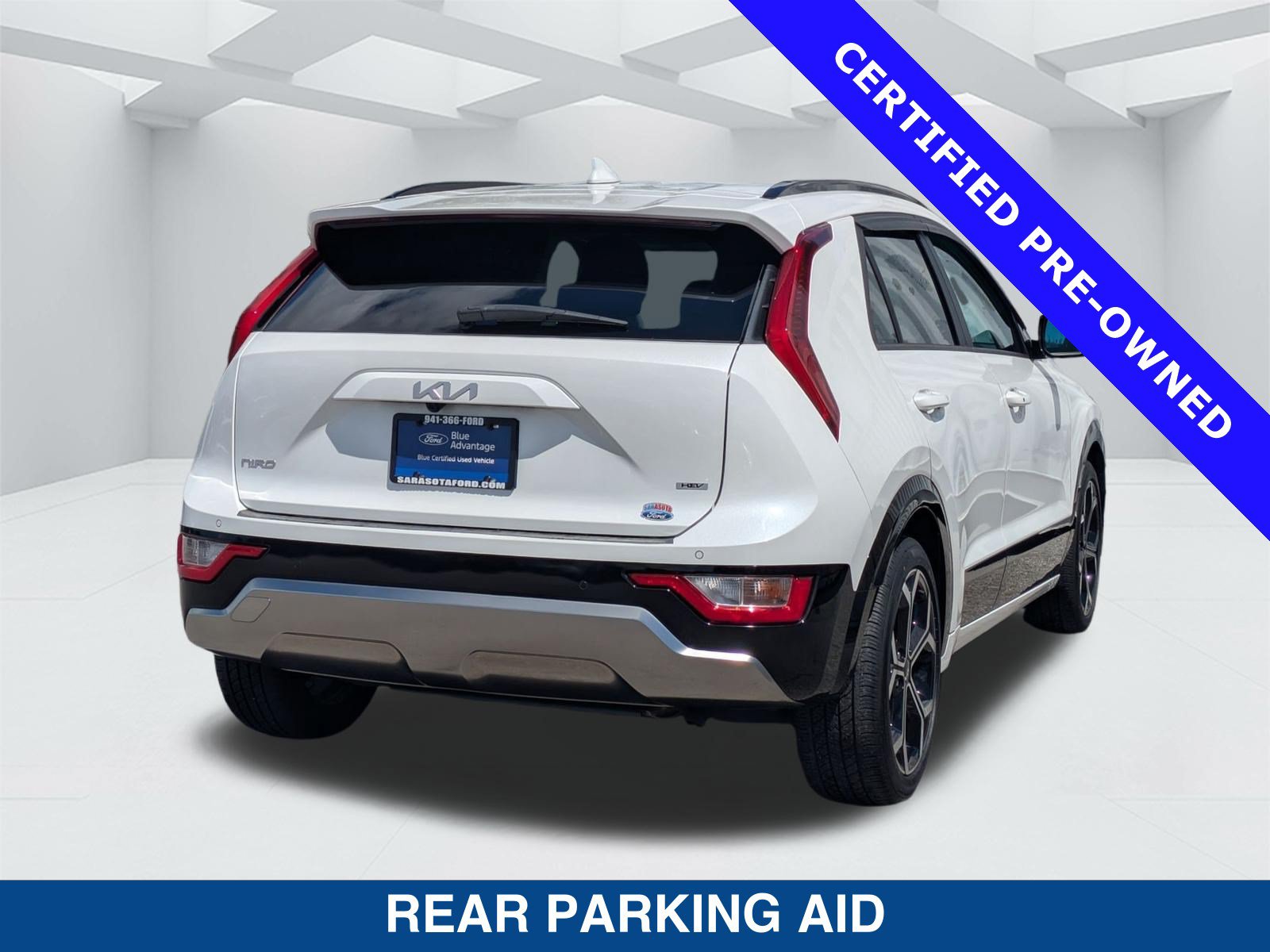 Used 2024 Kia Niro EX Touring FWD image 5