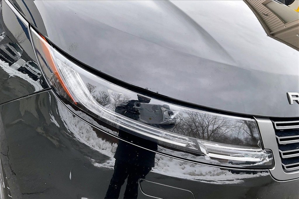 Used 2024 Land Rover Range Rover Sport SE image 32