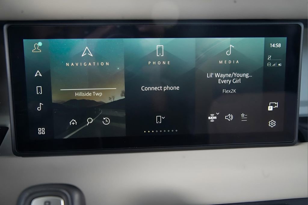 Used 2023 Land Rover Defender 110 X-Dynamic SE image 31