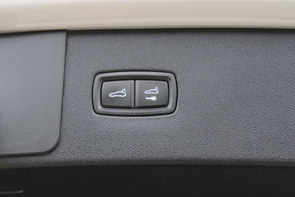 Used 2021 Porsche Cayenne S AWD/4WD image 9