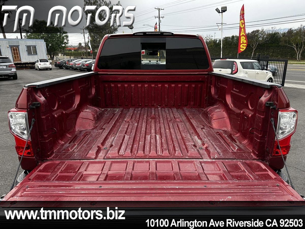 Used 2017 Nissan Titan SV image 22