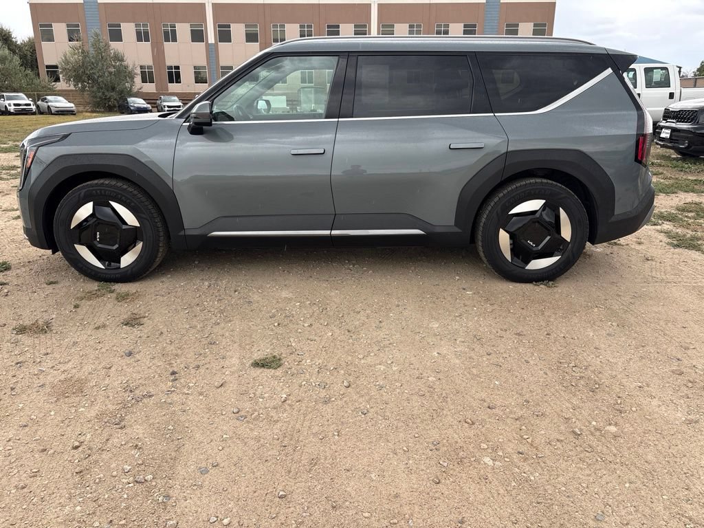 Certified 2024 Kia EV9 Wind AWD/4WD image 2