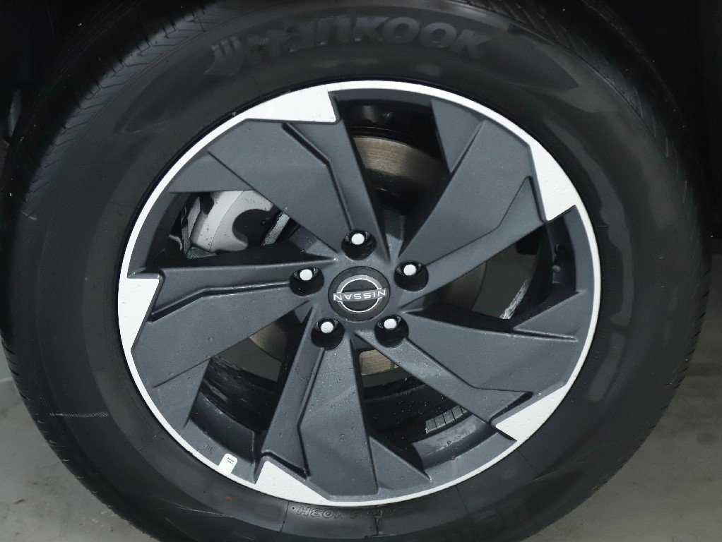 Used 2026 Nissan Rogue SV image 12