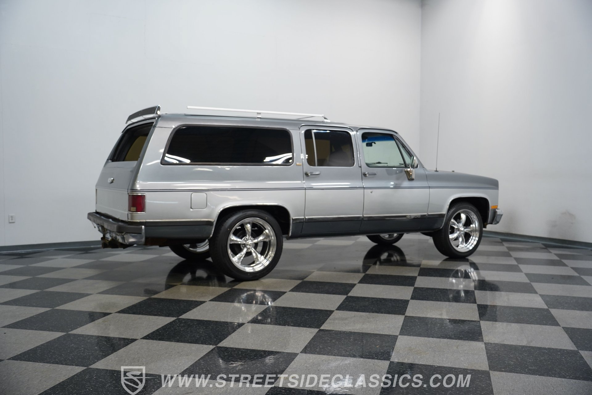 Used 1990 Chevrolet Suburban 2WD image 14