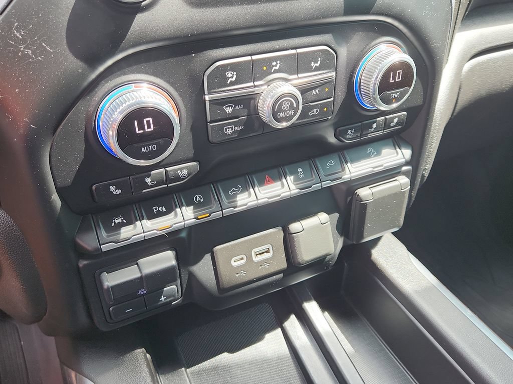 Used 2022 GMC Sierra 1500 SLT w/ SLT Premium Plus Package AWD/4WD image 26