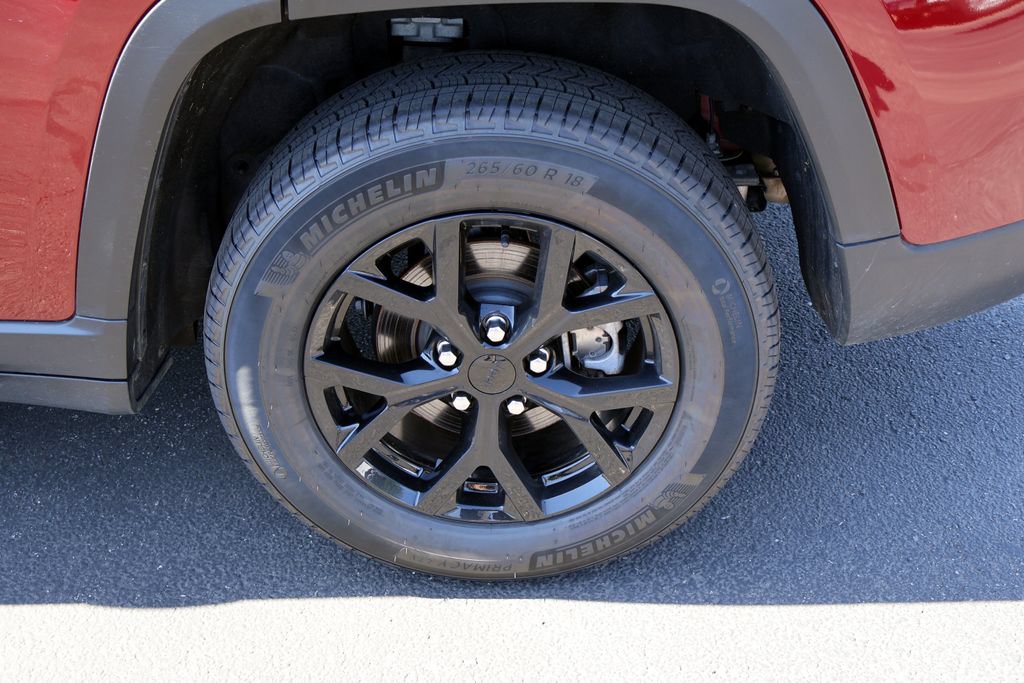 Used 2024 Jeep Grand Cherokee Altitude RWD image 15