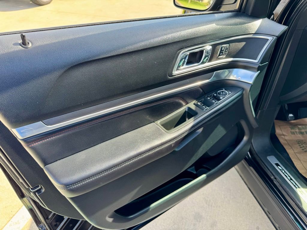 Used 2017 Ford Explorer Sport w/ Equipment Group 401A AWD/4WD image 14