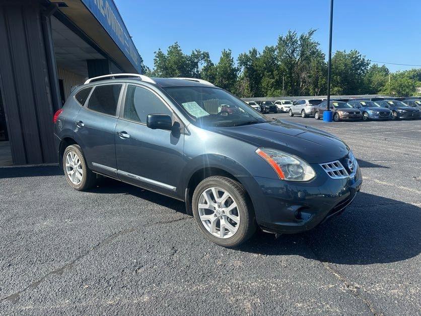 Used 2012 Nissan Rogue SL image 2