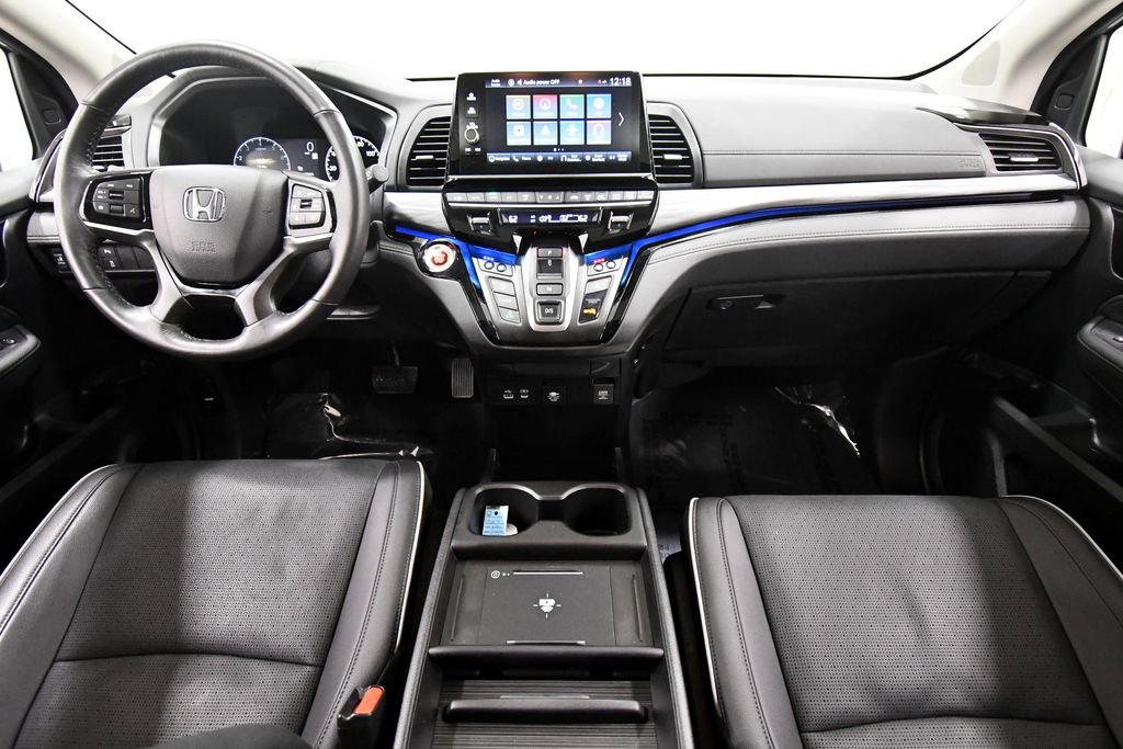 Certified 2025 Honda Odyssey Elite image 3